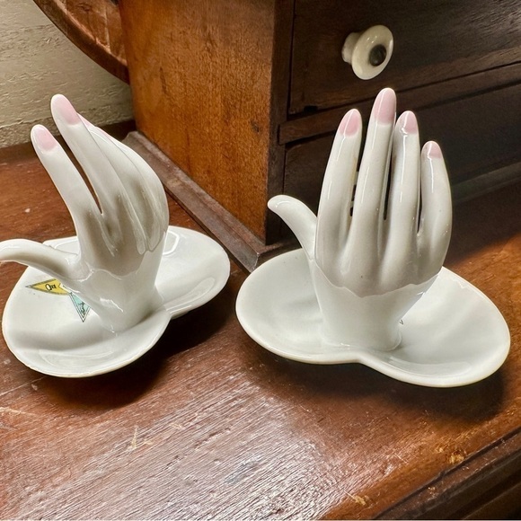 VINTAGE, SET/2 LEFTON, MASONIC, HIGH QUALITY PORCELAIN DISPLAY OF LADIES HAND - Picture 9 of 14